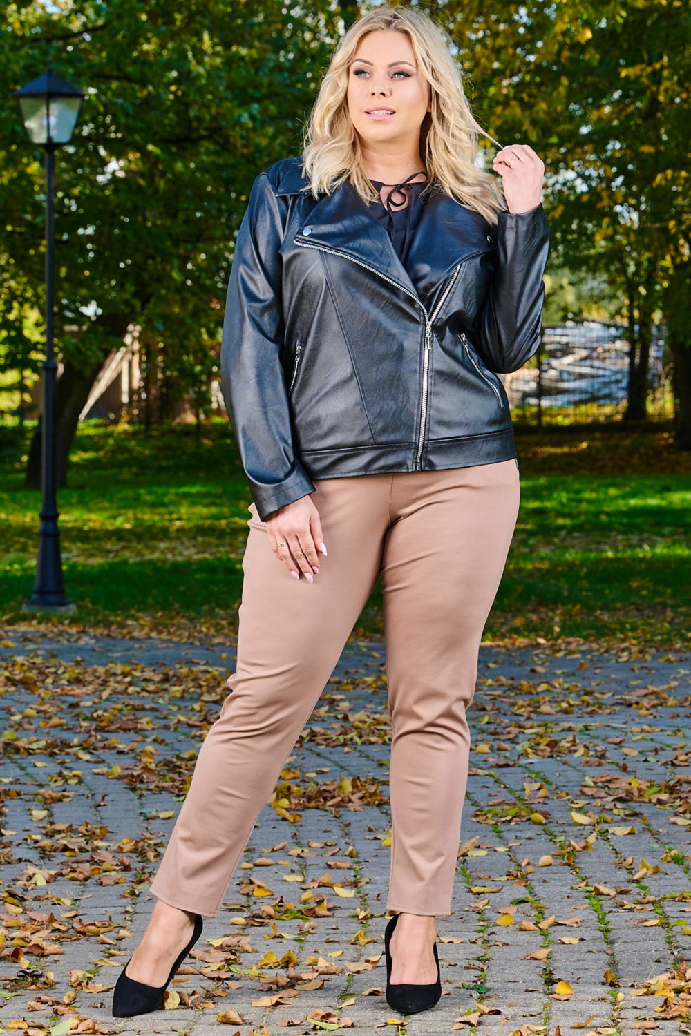 Jachetă plus size model 173067 Karko - armamenter