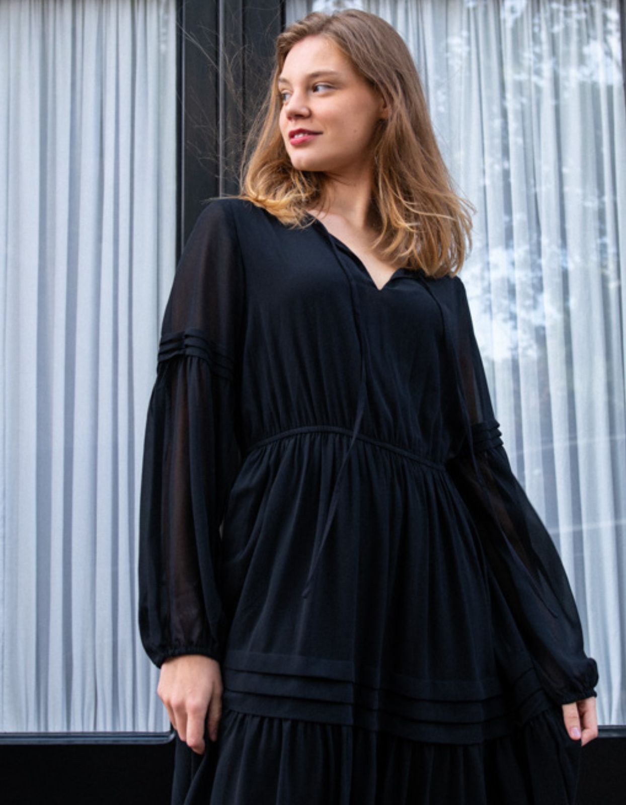 Raissa Midi Dress Tiered Solid black - armamenter